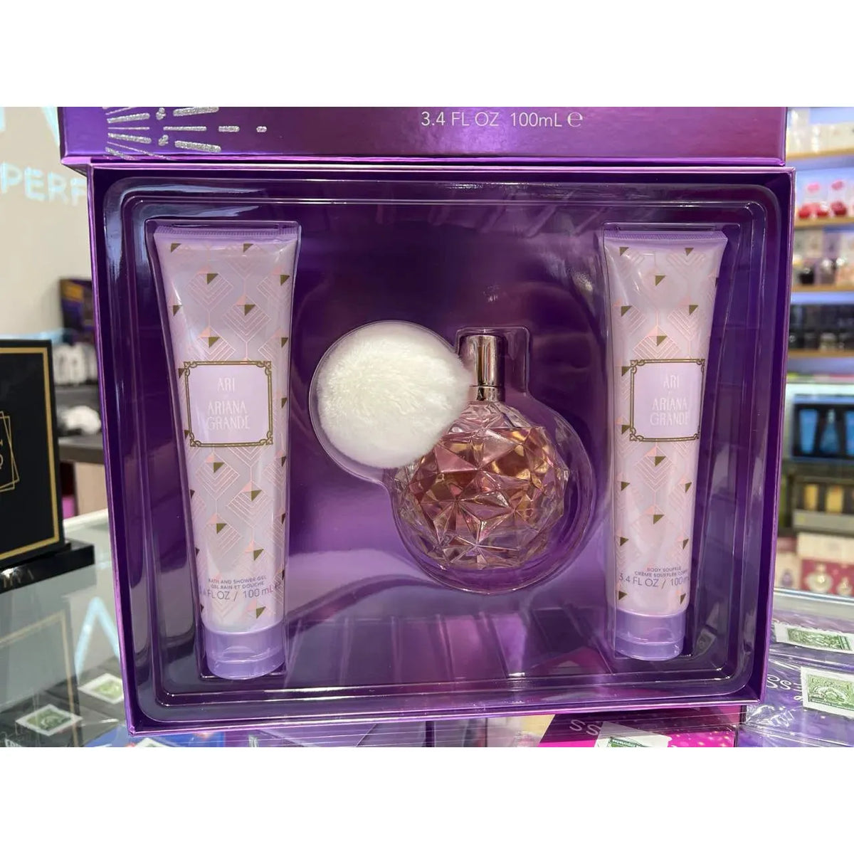 Estuche Ariana Grande Ari EDP (W) / 3 Pc SP 100 ml; Body Souffle 100 ml; SG 100 ml - 4 - Privé Perfumes Honduras