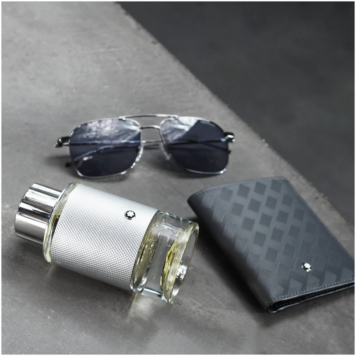 Estuche Montblanc Explorer Platinum EDP (M) / 3 Pc SP 100 ml; SG 100 ml; Mini SP 7.5 ml - 4 - Privé Perfumes Honduras