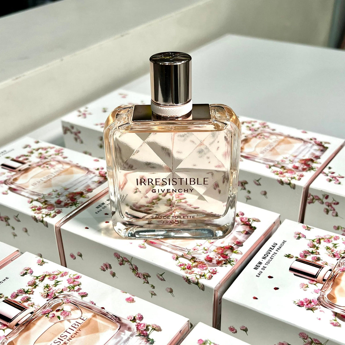 Perfume Givenchy Irresistible Fraiche EDT (W) / 80 ml - 5 - Privé Perfumes Honduras