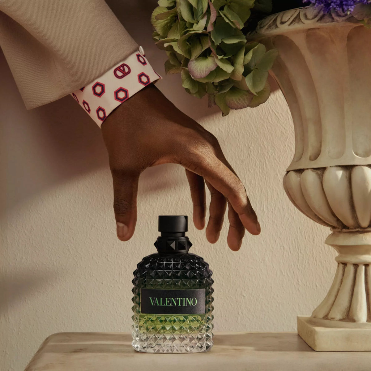 Perfume Valentino Born in Roma Uomo Green Stravaganza EDT (M) / 50 ml - 14 - Privé Perfumes Honduras